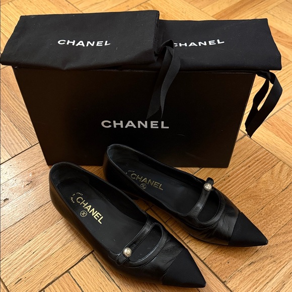 CHANEL Black Leather Ballet Flats - Picture 10 of 12